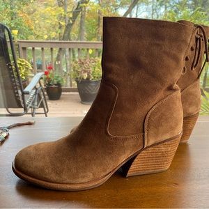 Kork-Ease Cherna Booties. Women’s 11M. Never worn. Zip up heeled Soft Suede.